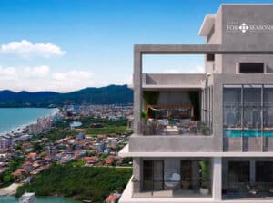 Apartamentos Flat for Seasons com vista para a praia e montanhas. Varanda moderna.