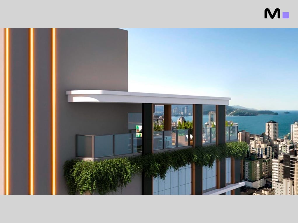 Varanda moderna do Piatto Residenziale com plantas e vista para a cidade e o mar.