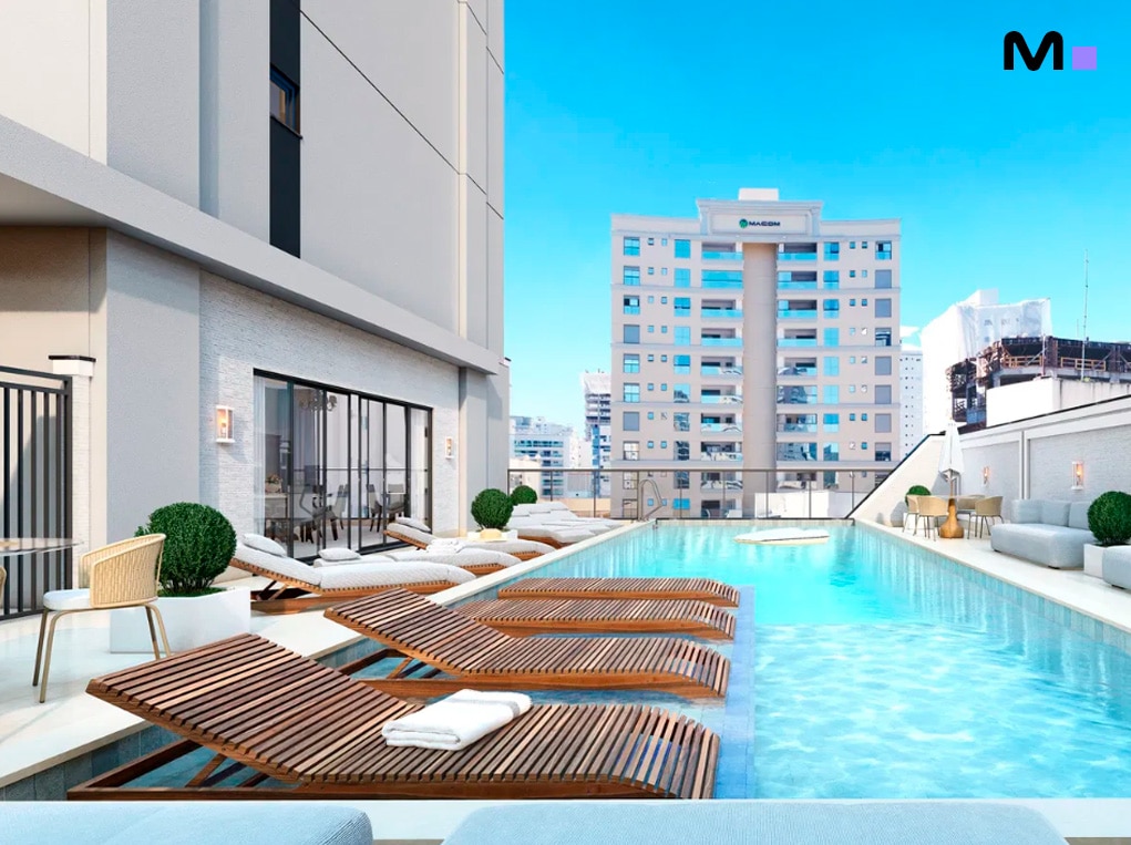 Piscina luxuosa em cobertura com espreguiçadeiras e vista urbana. Edir Russi Dellagnelo.