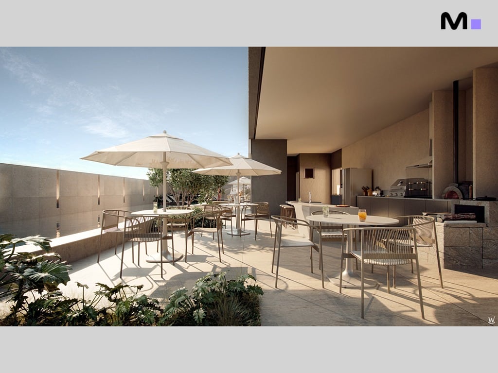 Pilha de panquecas de mirtilo com mirtilos frescos e calda, um destaque do brunch.