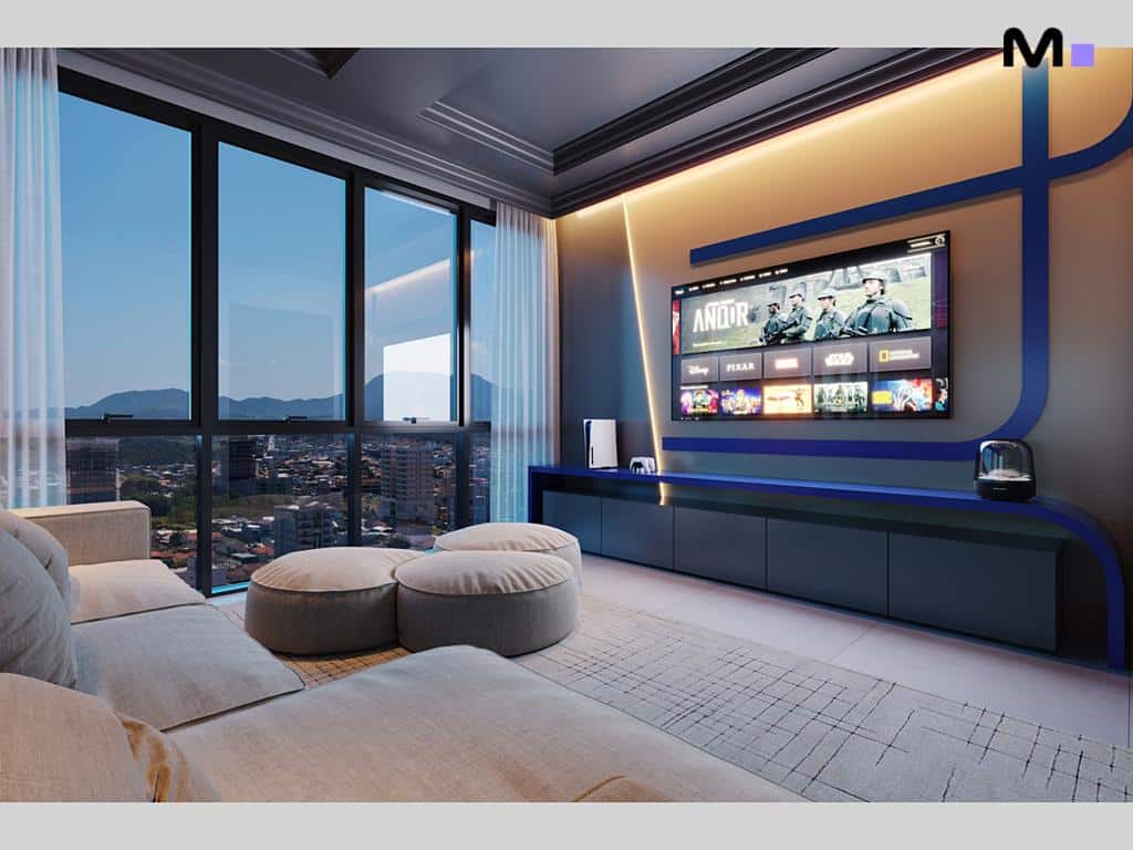 Sala de estar moderna com TV exibindo "Andor", sofá cinza e vista da cidade. Design Palazzo Reale.