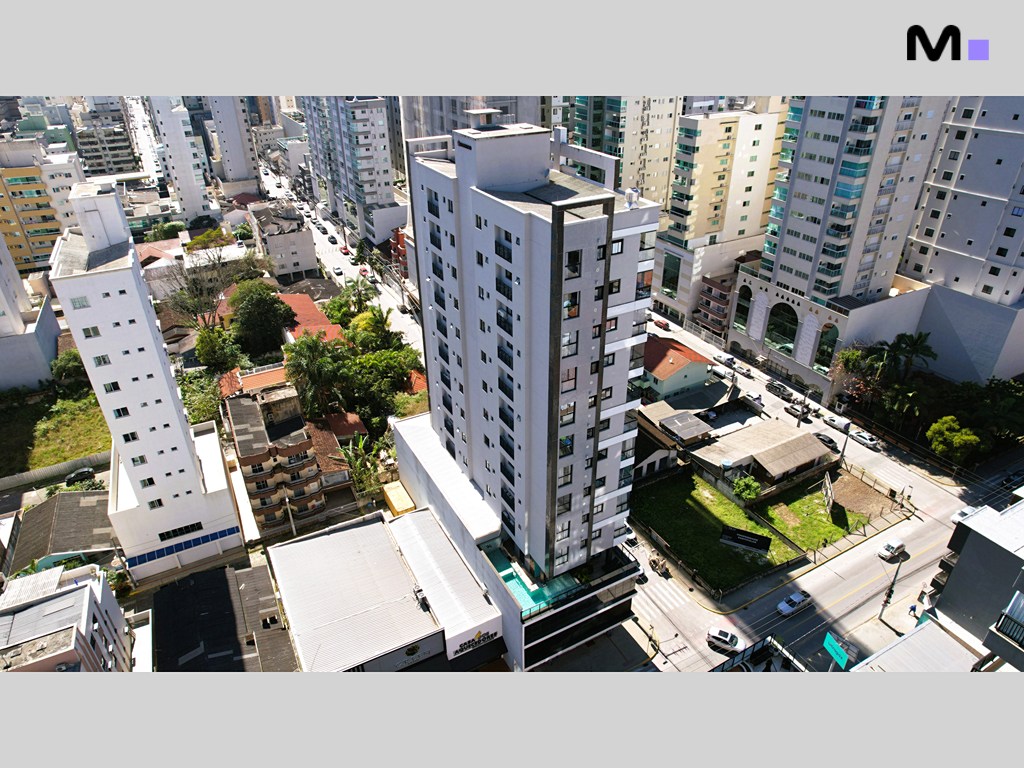Visão aérea do Realta Residence, um edifício moderno na cidade.